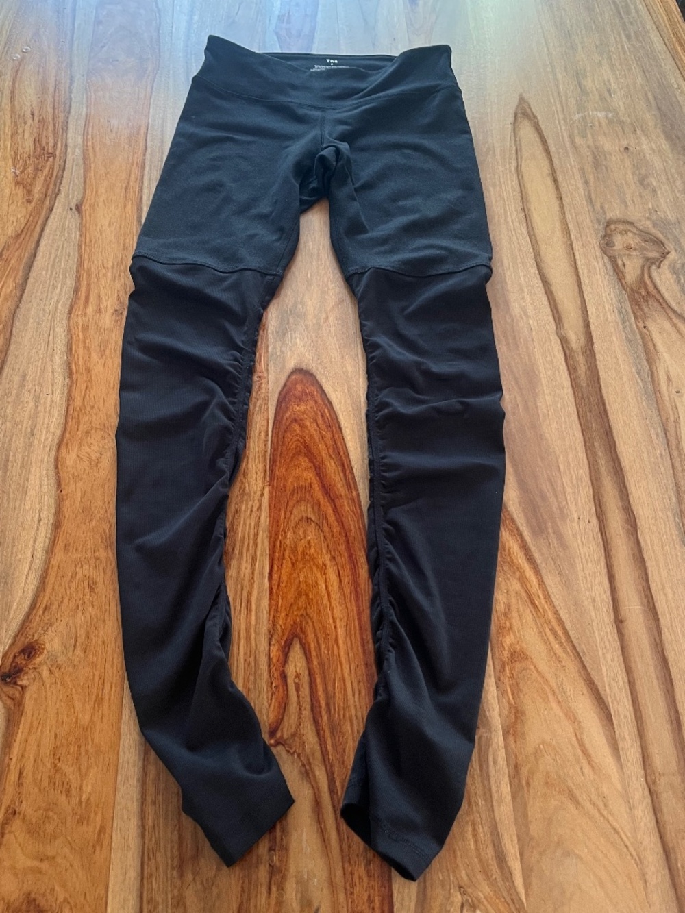 TNA Black Ruched Leggings – Size M